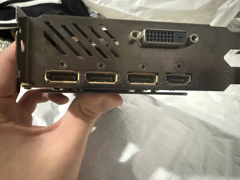 Placa video GIGABYTE GTX 1080 8gb