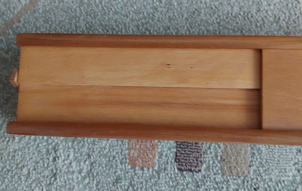 Joc remi, cutie din lemn, stare foarte buna