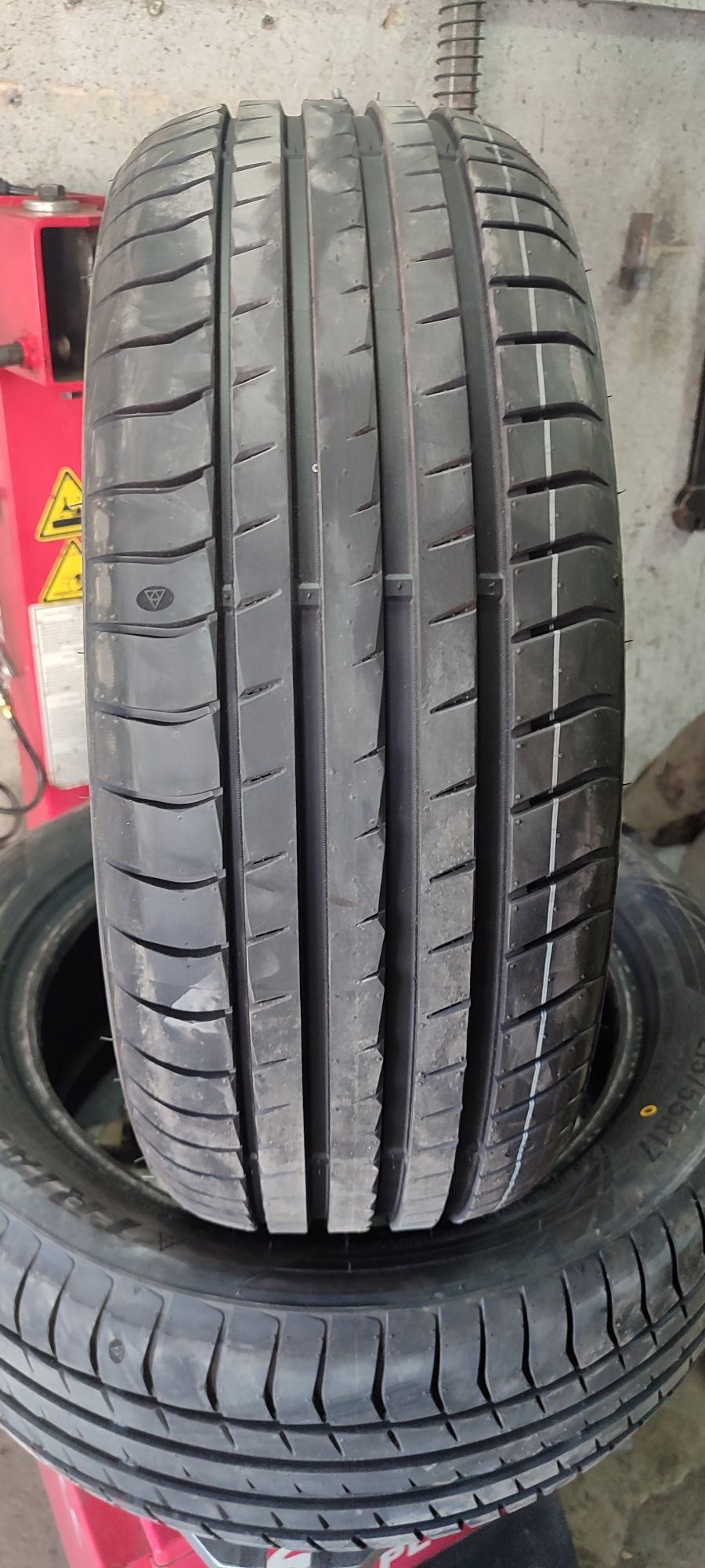 Triangle 215/55 R17