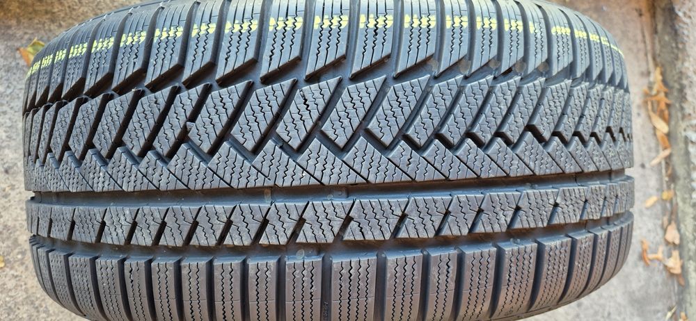 4 anvelope iarna ca si noi, Continental 255/40/19.Pretul este pe buc.