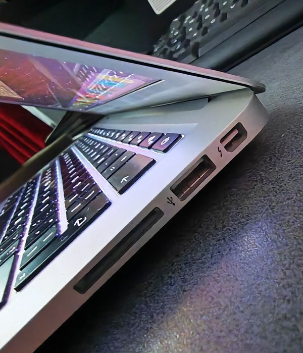 Vând sau Schimb Apple Macbook AIR 2017