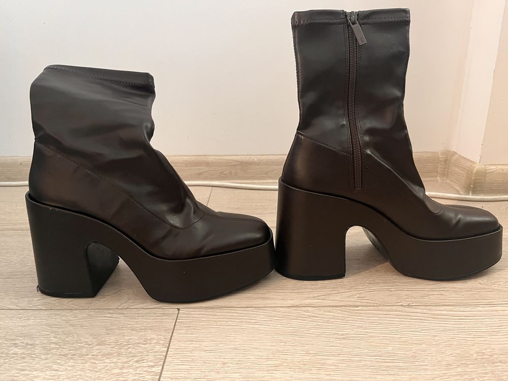 Botine cu platforma Zara