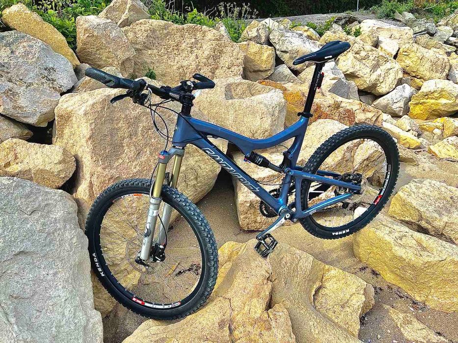 SАNTA CRUZ BLUR LT CARBON  . Планински карбонов велосипед. Спешно.