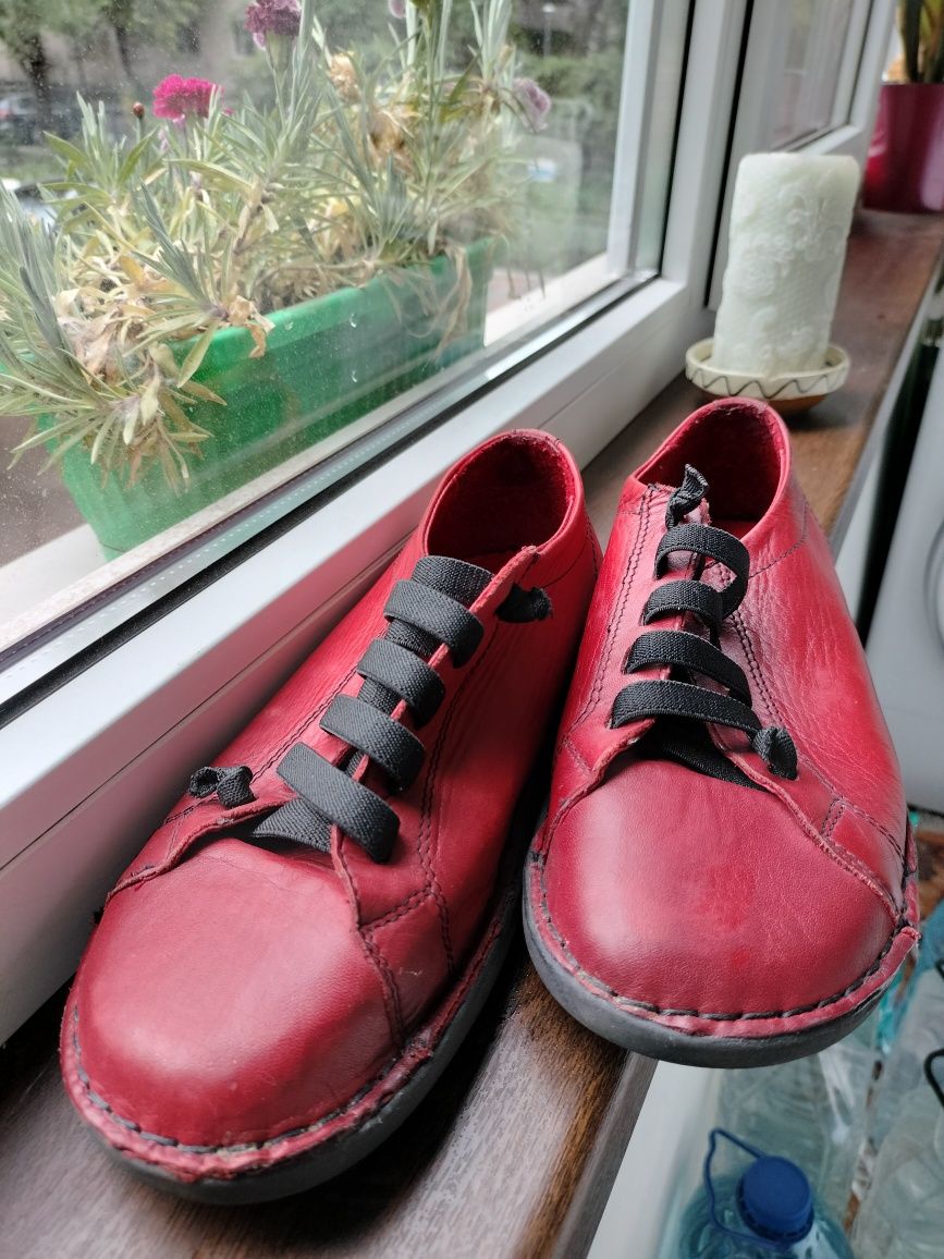Vând adidași/ balerini/ pantofi/ teniși Bata, piele naturala moale, 38
