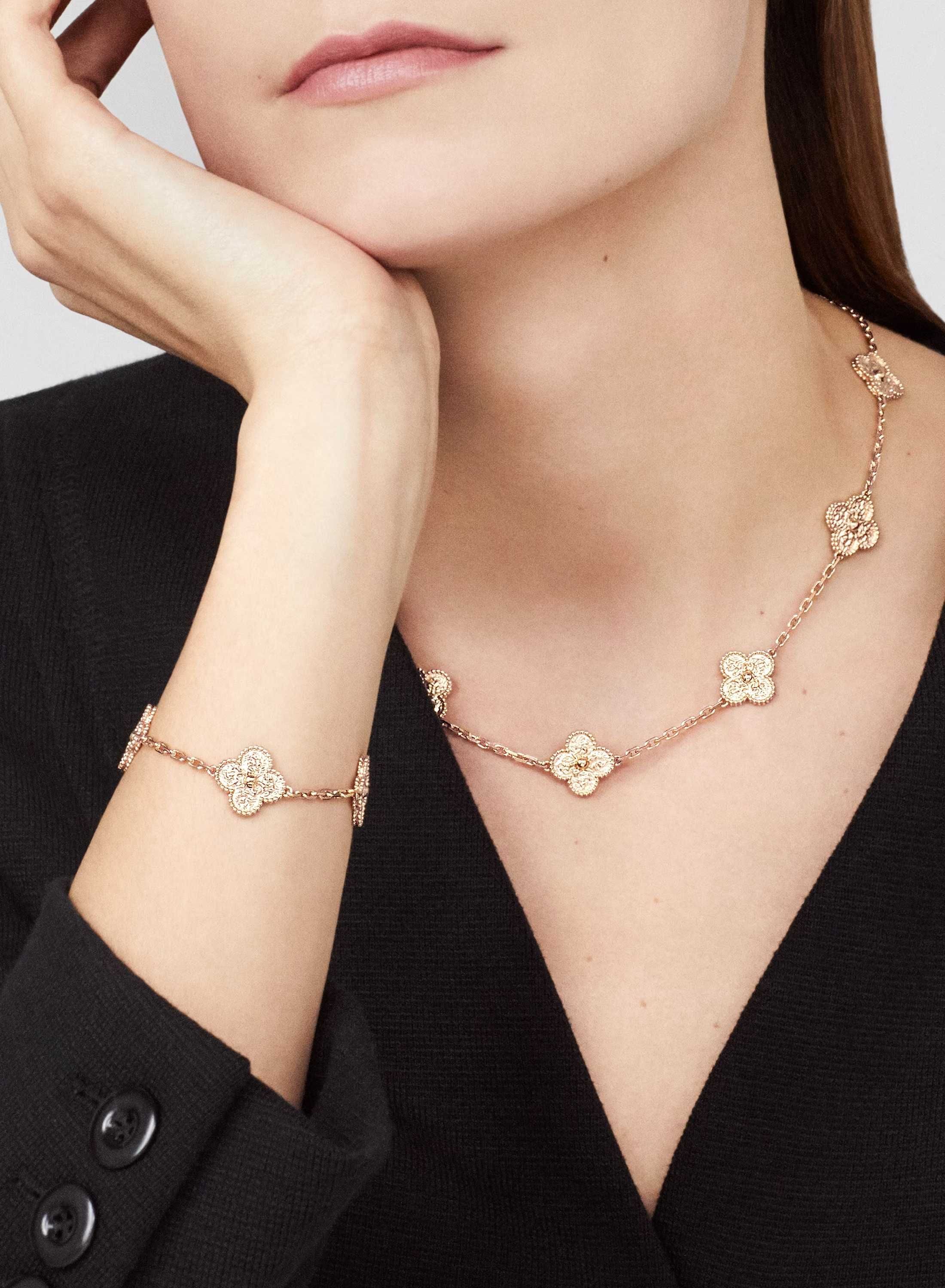 Van Cleef & Arpels VCA Rose Diamond Alhambra 10 Motifs Дамско Колие