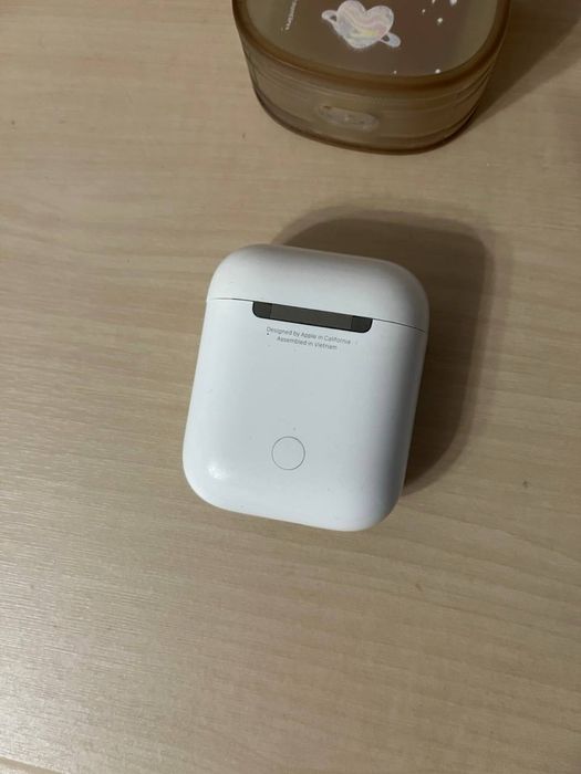 2 кейса, Airpods
