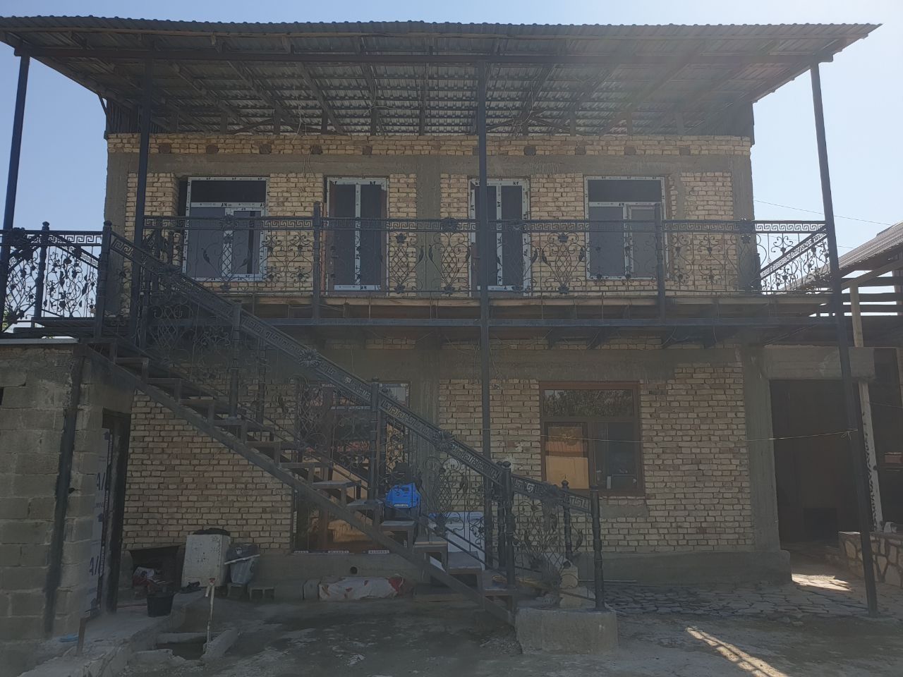 Uchastka sotiladi