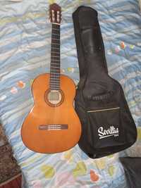 Продам гитару YAMAHA C 40