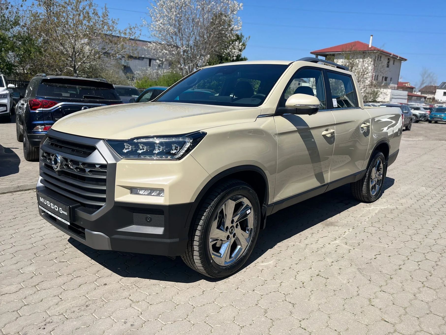 SsangYong Musso Discount de 10.000 euro ! (5.000 euro reducere + 5.000 euro accesorii)