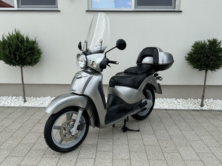 Scuter aprolia Scarabeo 125cc 4T (piaggio yamaha suzuki kymco