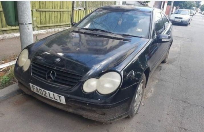 Dezmembrez Mercedes C270 CDI  C180 2.2cdi C180 2.0i kompresor  an 2004