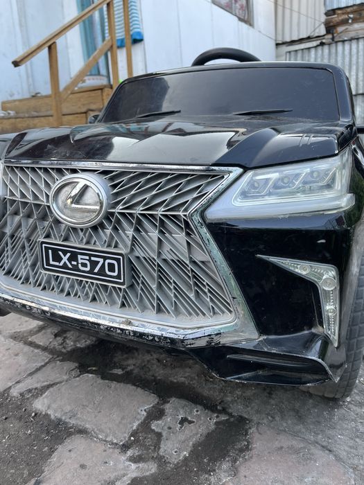Продам детский электрокар Lexus 570