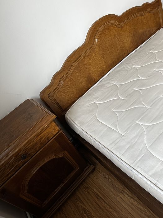 Vand dormitor din lemn masiv