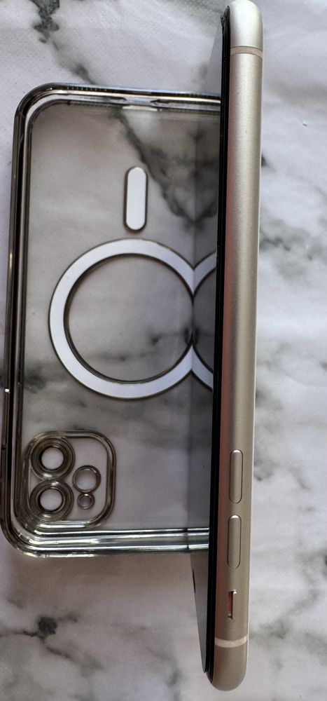 Apple iphone 11.
