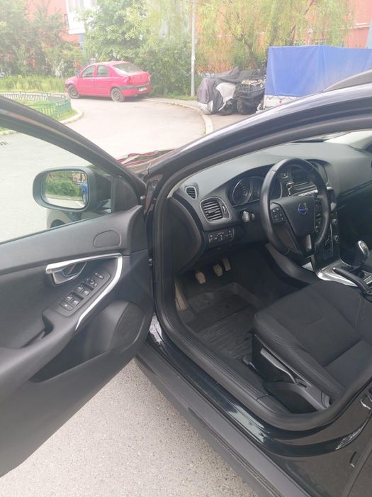 Vând Volvo v40 Cross Country