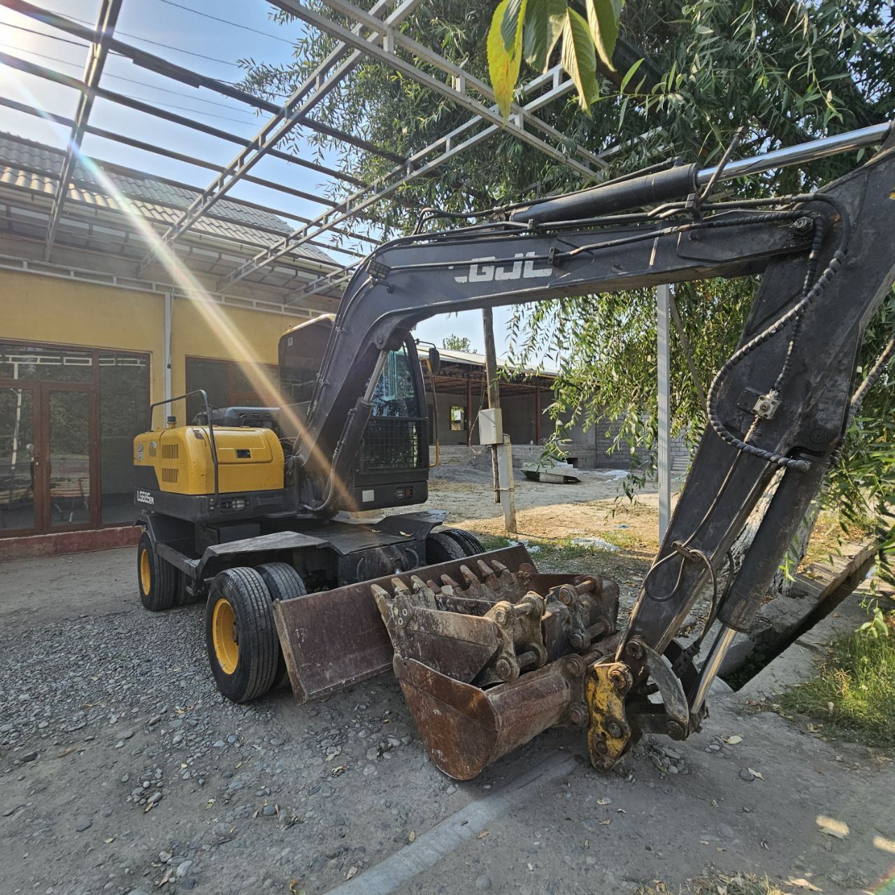Ekstovator sotiladi