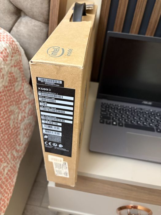 Продается ноутбук. Состояноее хорошее. Почти не пользовались.