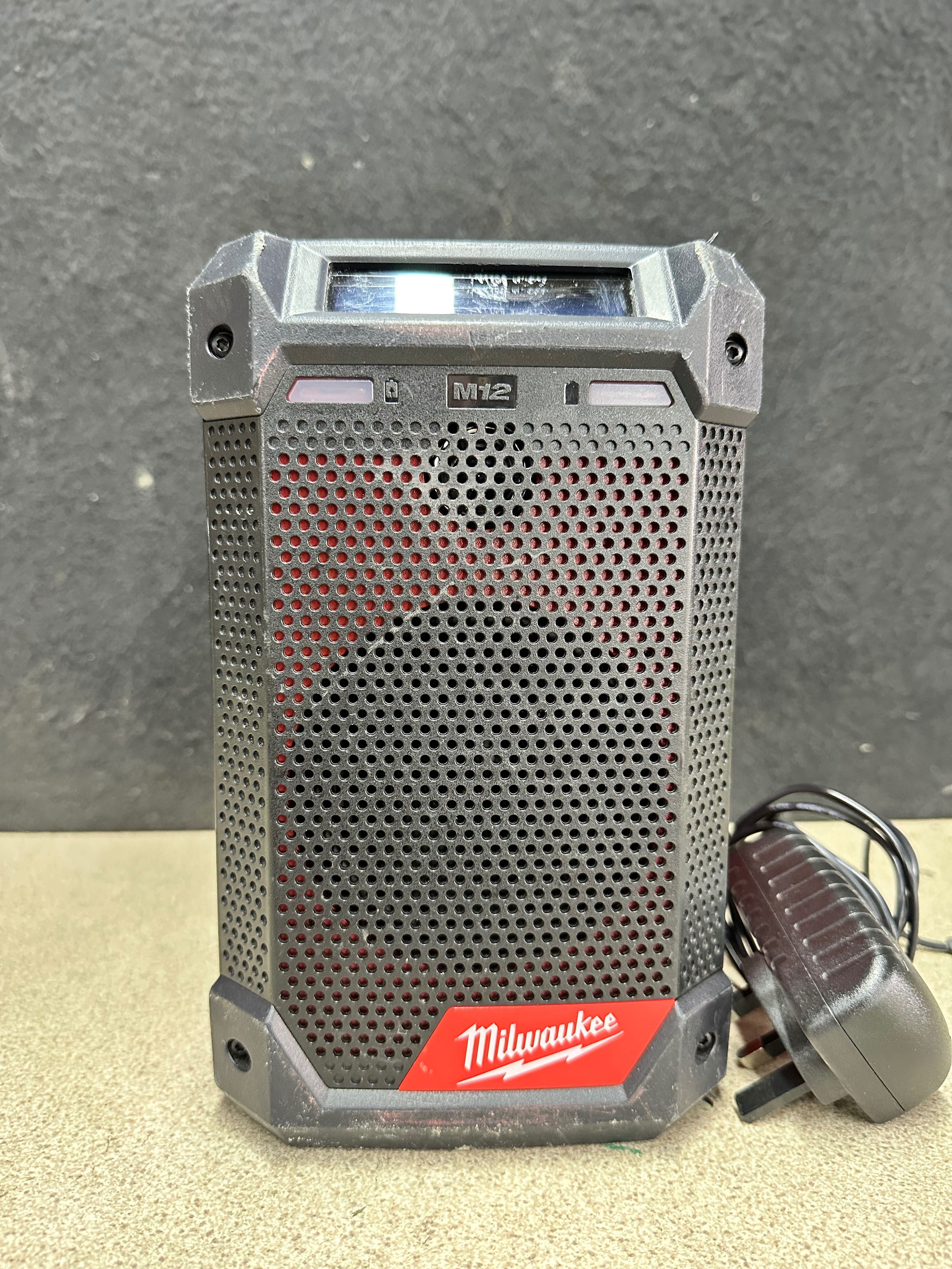 Milwaukee M12 RCDAB+ радио