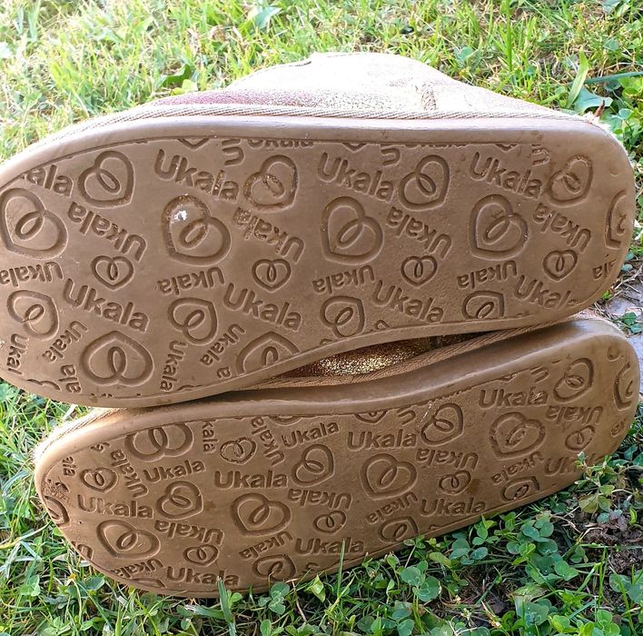 Мекички златисти ботушки Ukala