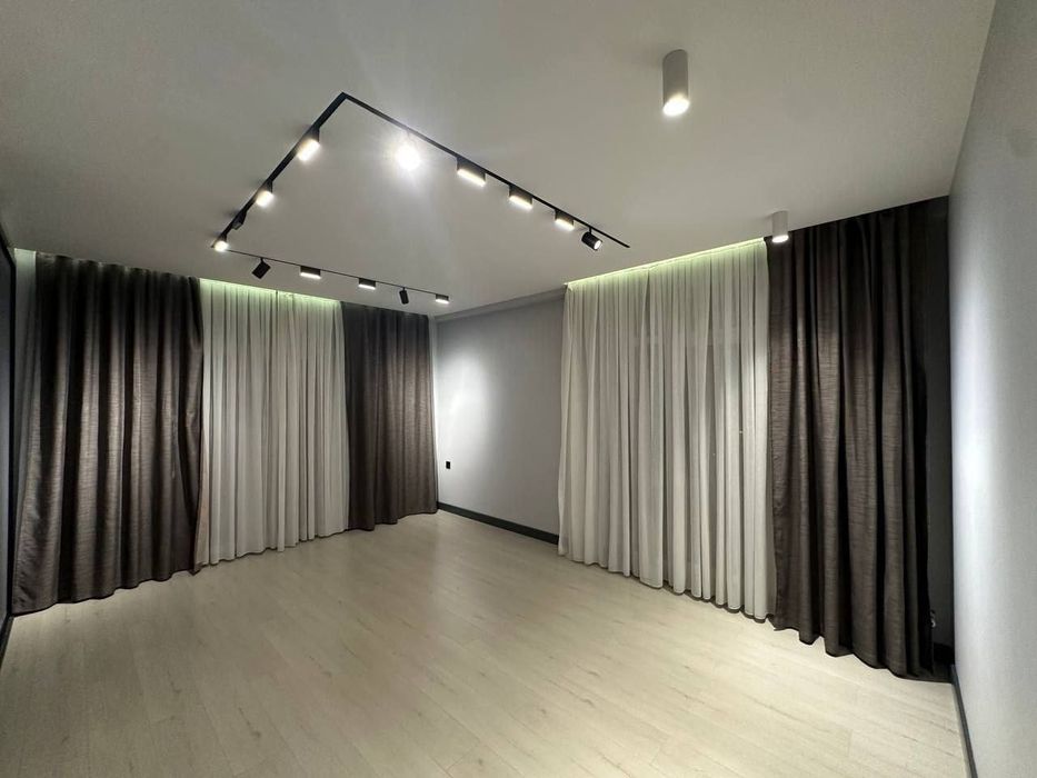 СРОЧНО!ПРОДАЁТСЯ 3/10/12 в ЖК NRG "Mirzo Ulugbek"
Ул.Сайрам, ориентир: