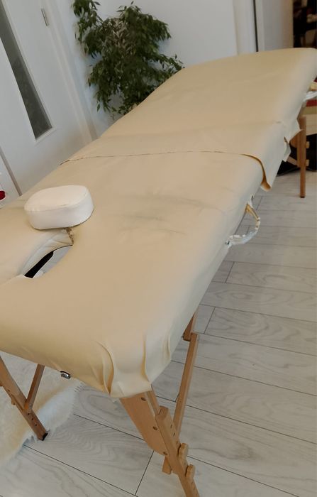 Vand masa de masaj cu toate accesoriile folosita - inca functionala