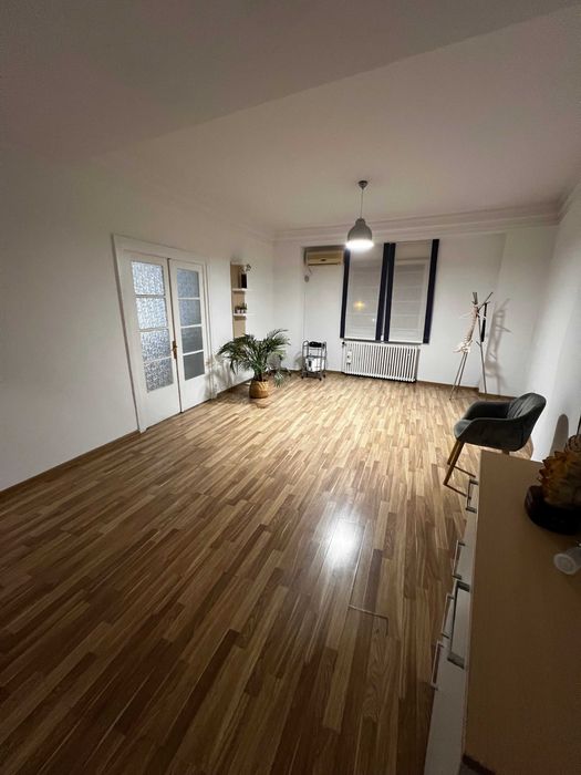 Inchiriere cameră Într-un salon de frumusete - Zona Cismigiu (Centru)