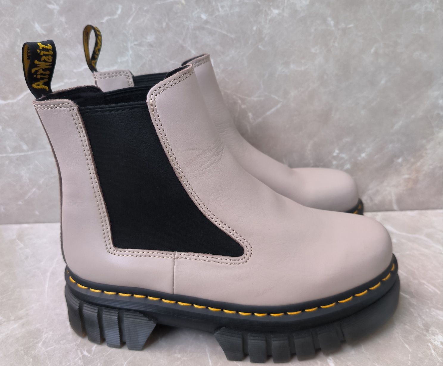 Dr. Martens Chelsea Boots номер 40