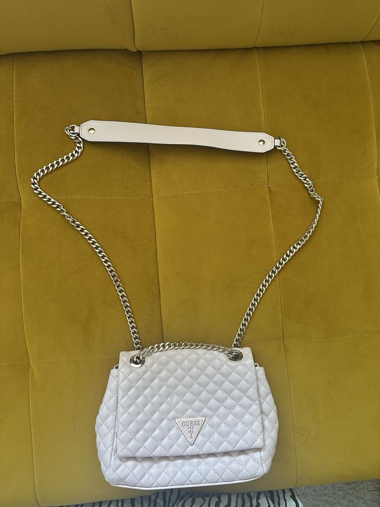 Нова бледорозова чанта Guess