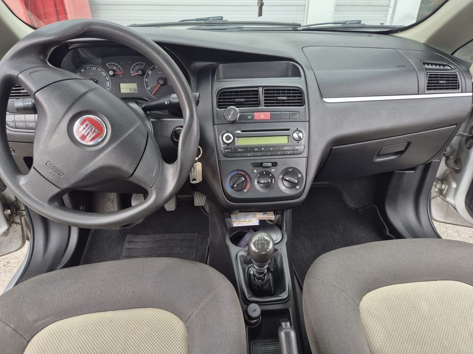 Vând mașină Fiat Linea