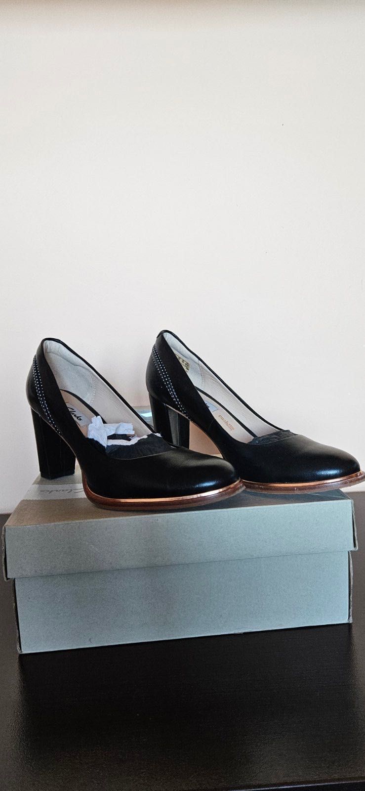 Токчета на CLARKS