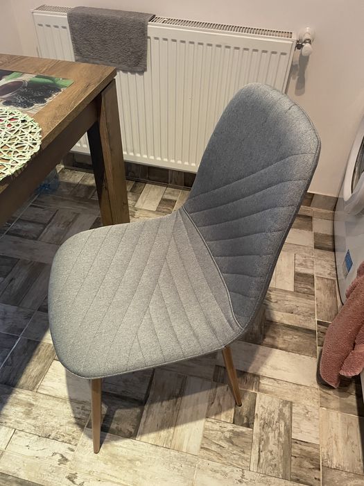 Masa si 4 scaune stare f buna