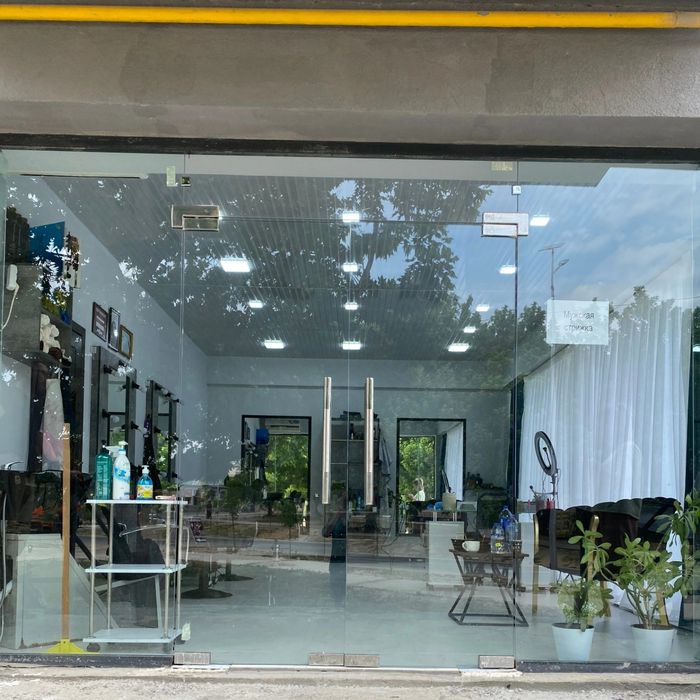 Salon mebellari sotiladi