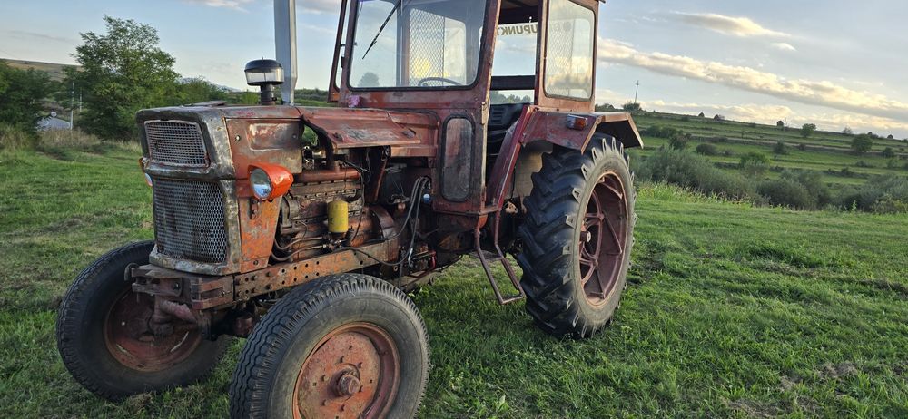 Vând tractor u650