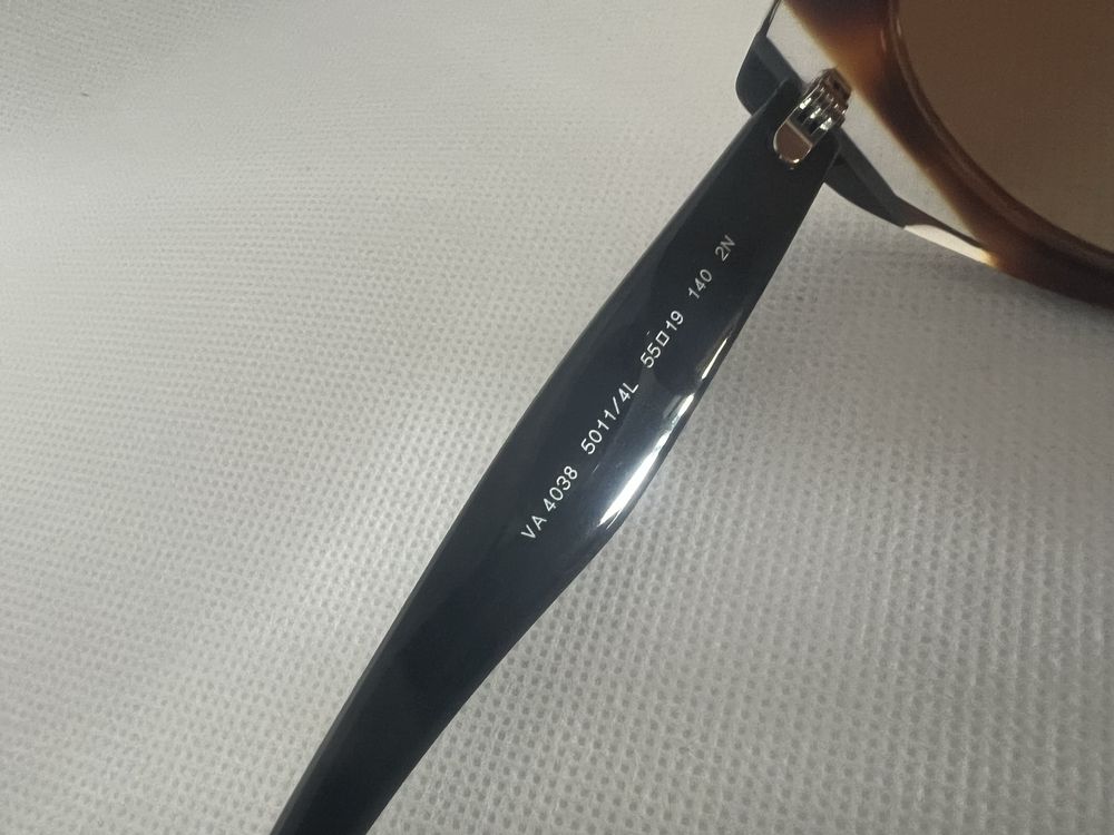 Ochelari de soare pentru femei ! VALENTINO .