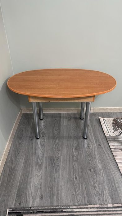 Продам стол в хорошем состоянии