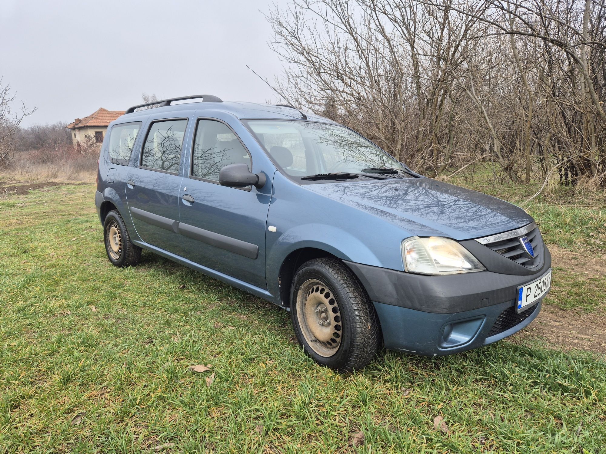 Продавам Дачия Логан 1.5