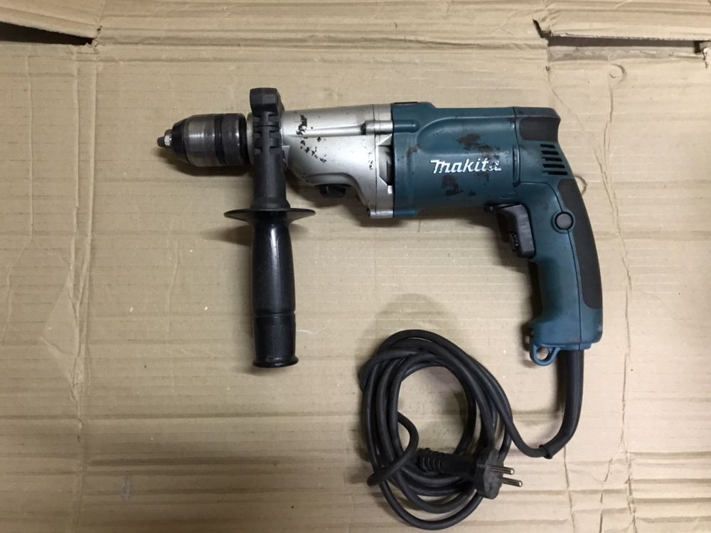 Bormașina Makita HP2051H 720w cu Percutie