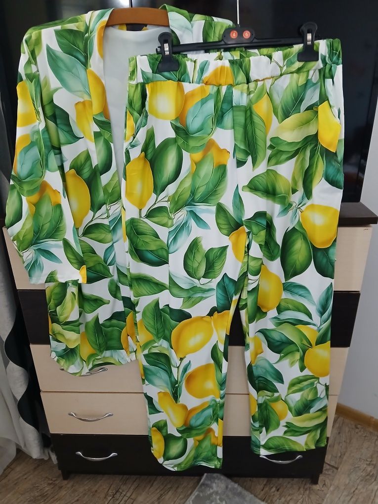 Vând costum casual de damă XL