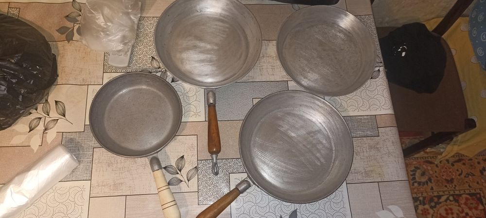Продаю советские сковородки
