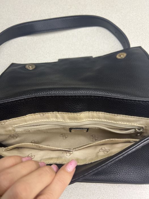 Ежедневна чанта Guess