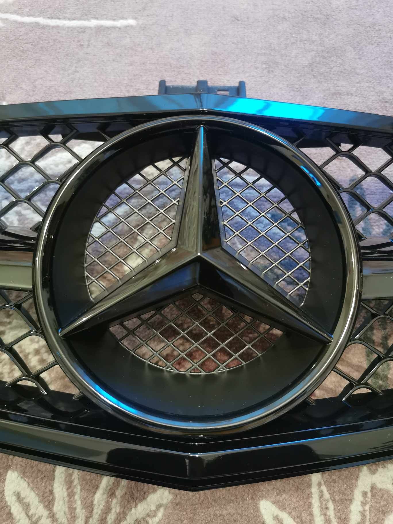 Решетка с емблема тип C63 за Mercedes W204 2007/2014