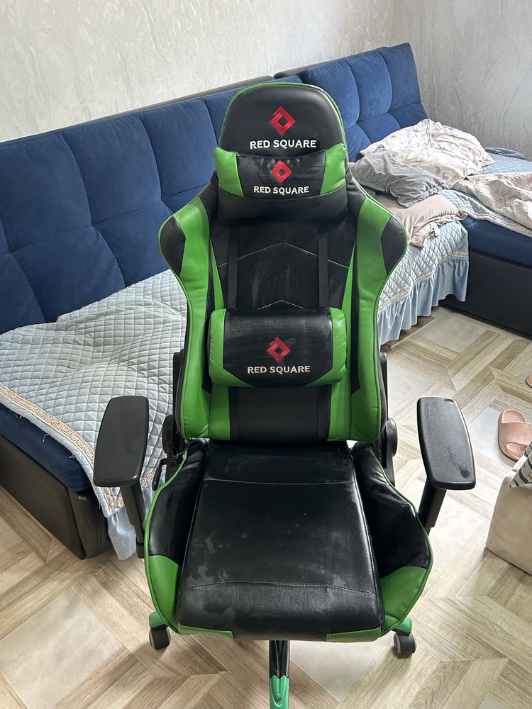 Продам игровое кресло Red Square