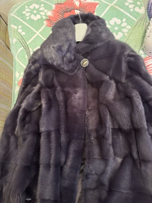 Срочно продам норковую шубу.