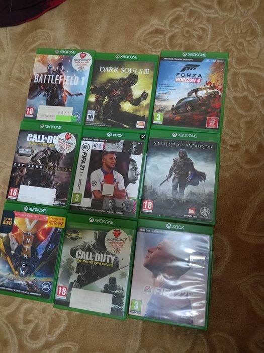 Jocuri xbox one sunt 9 nu au incaput toate in poza