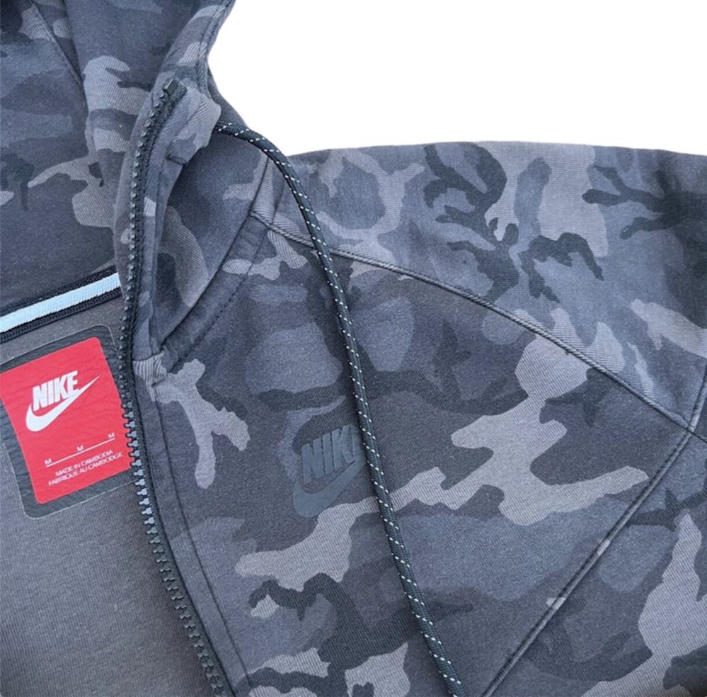 Hanorac Nike Tech Fleece camo