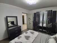 Închiriez apartament cu 2 camere,zona centrala, etaj 1,piața Moldovei