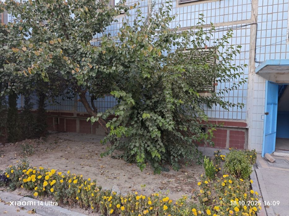 Продаётся квартира 3-х комнатная Вторичный 1-этаж