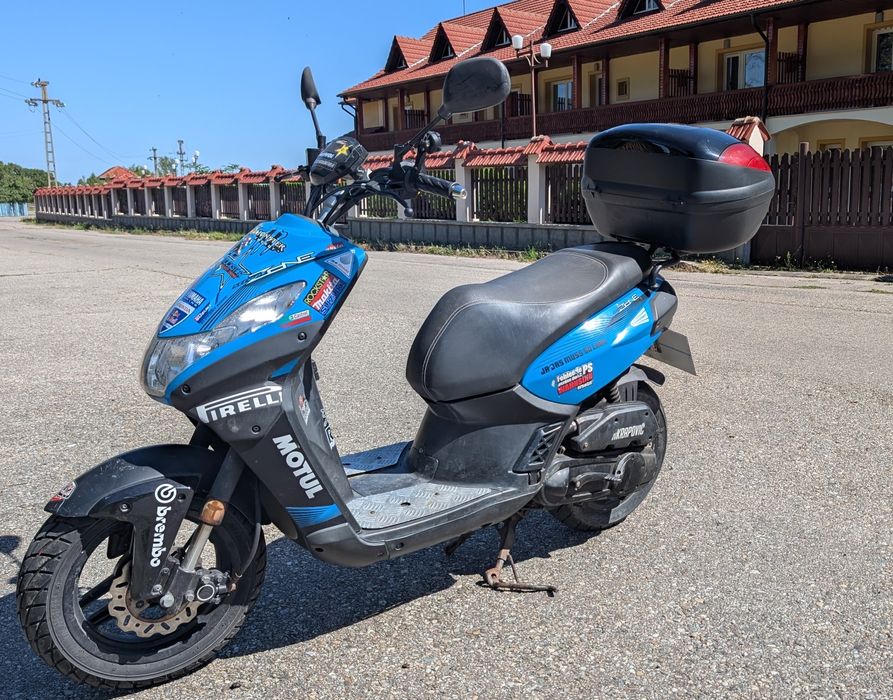 Scuter Peugeot Streetzone 49cc 2015 (nu Suzuki, Yamaha, Piaggio, Kawas