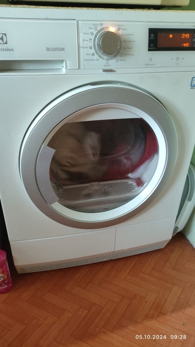 Продавам сушилня Electrolux