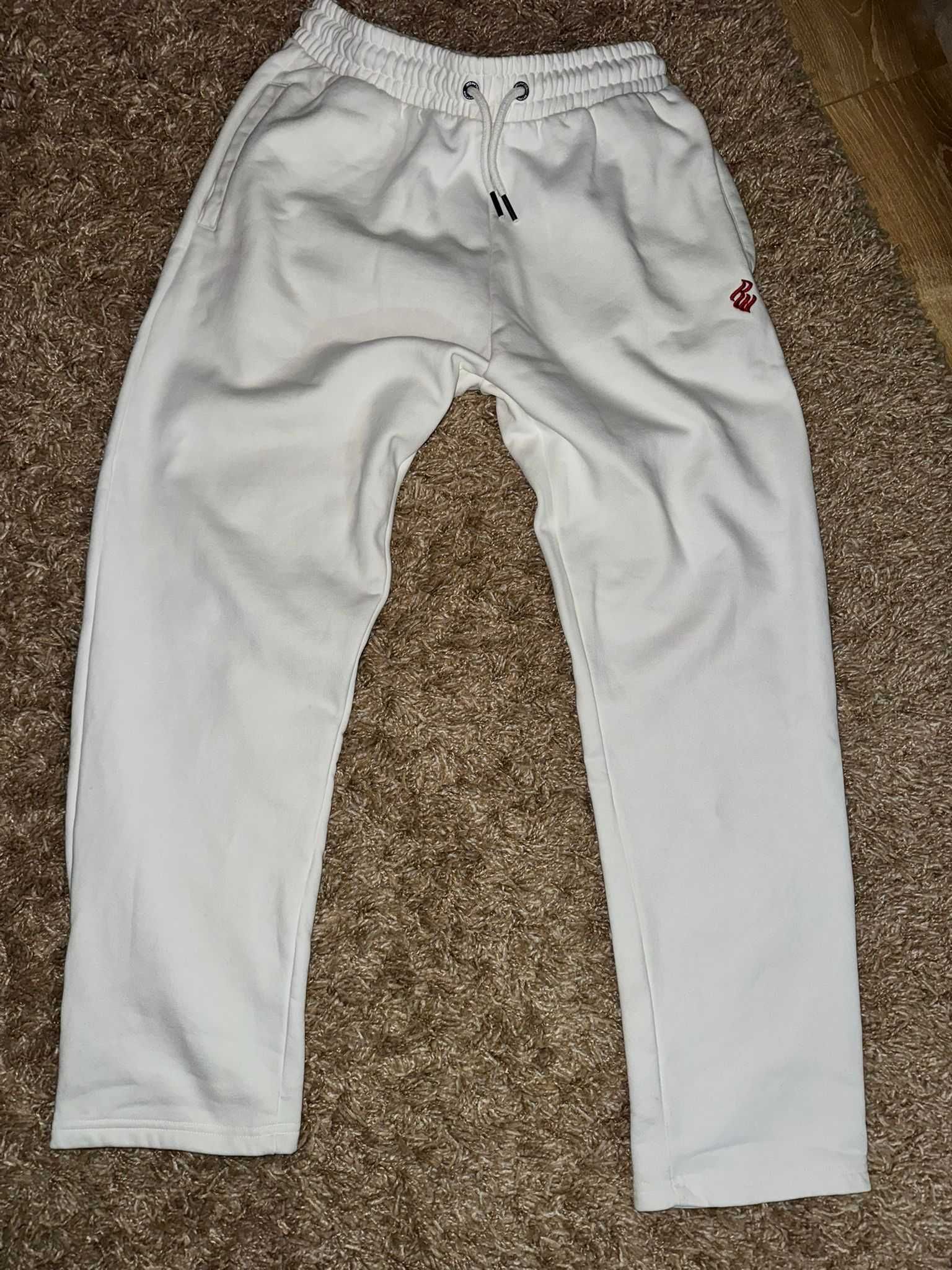 Pantaloni albi Rocawear